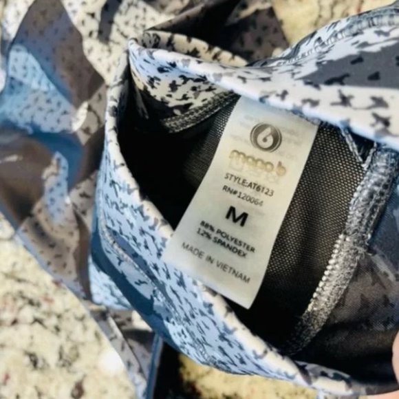 NWT MONO B Sports Bra Abstract Camo Black/Gray/White SIZES MEDIUM & LARGE - Picture 11 of 15